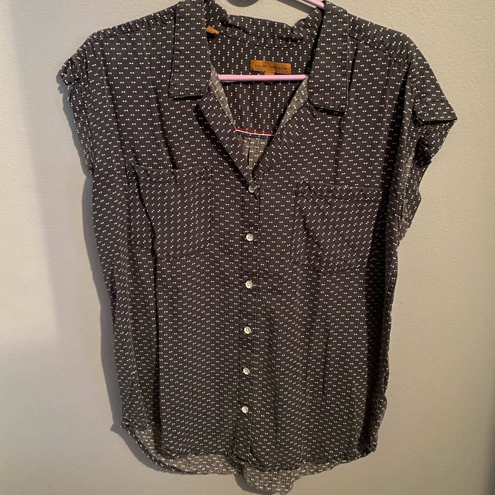 Short sleeve button down